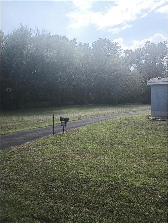 1712 S Hands St, Independence, MO 64055 - view of grassy yard