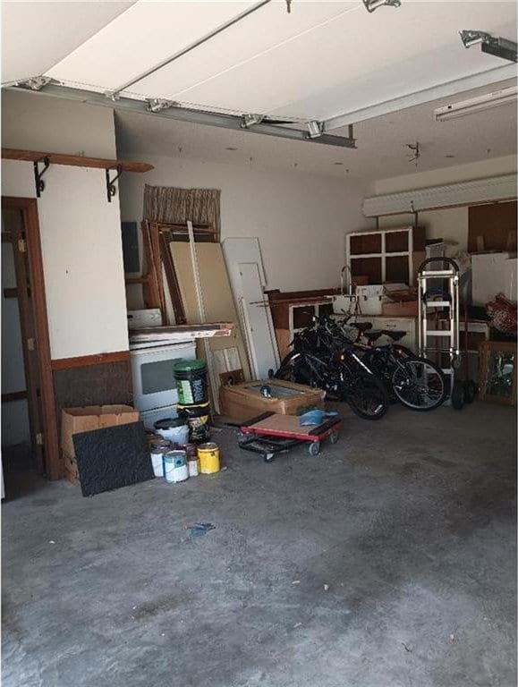 1712 S Hands St, Independence, MO 64055 - view of garage