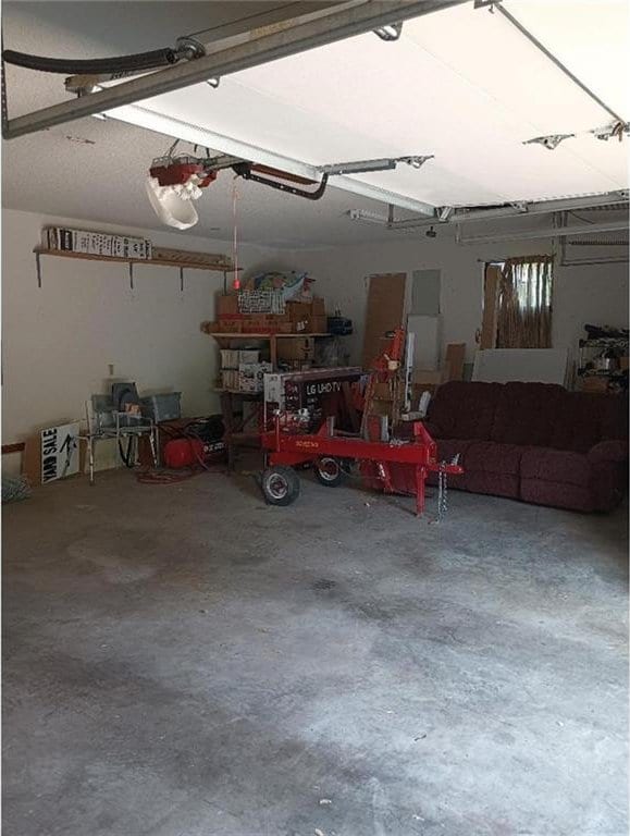 1712 S Hands St, Independence, MO 64055 - view of garage