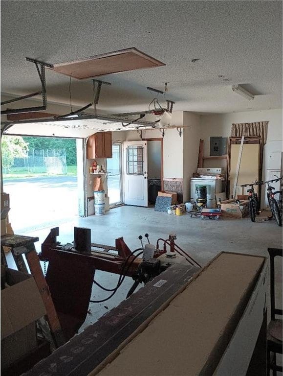 1712 S Hands St, Independence, MO 64055 - view of garage