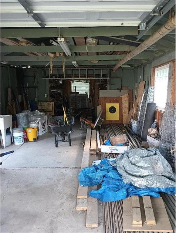 1712 S Hands St, Independence, MO 64055 - view of garage
