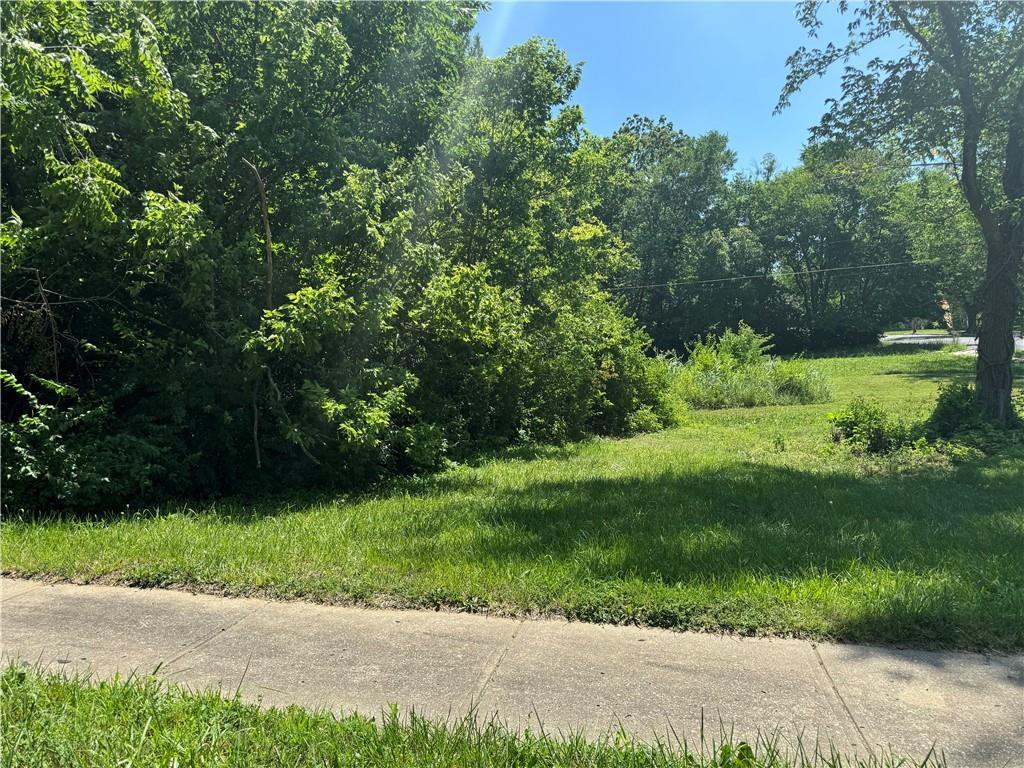 2327 Woodland Ave, Kansas City, MO 64108 - photo 2