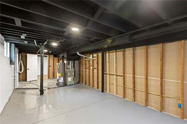 8918 Switzer St, Overland Park, KS 66214 - unfinished below grade area featuring gas water heater