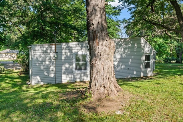 5513 Hardy Ave, Raytown, MO 64133 - view of side of property with a yard