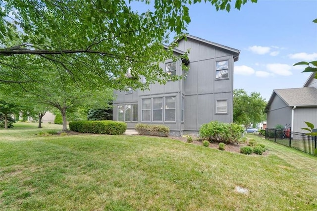 11927 W 131st Ter, Overland Park, KS 66213 - view of side of property