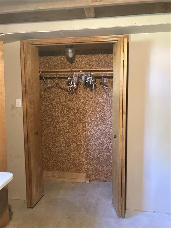 7909 Appleton Ave, Raytown, MO 64138 - view of closet