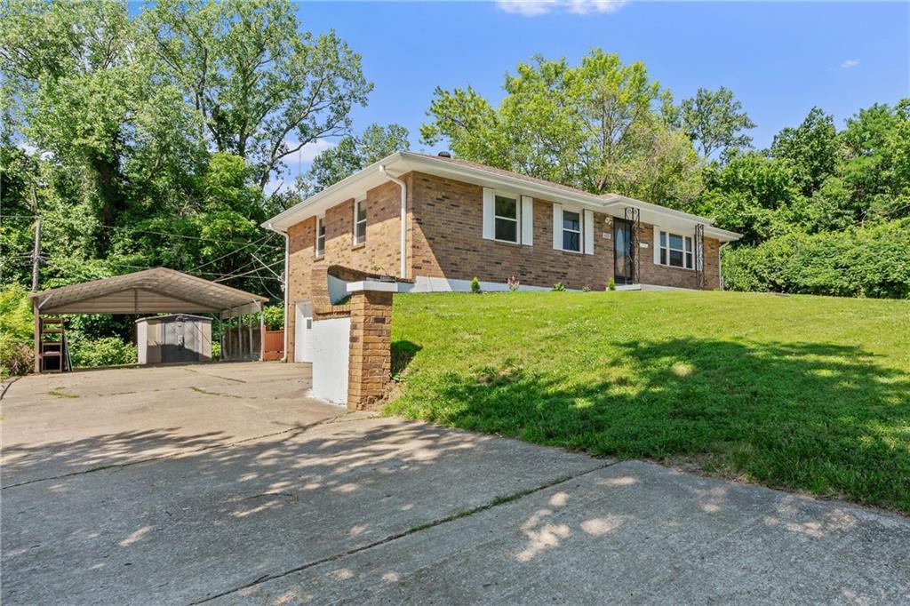 6325 E 18th Ter, Kansas City, MO 64126 - photo 1