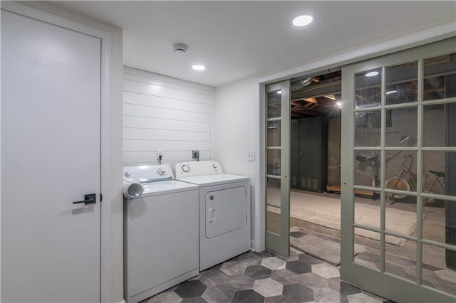 2031 N 75th St, Kansas City, KS 66109 - laundry area featuring washing machine and dryer and recessed lighting