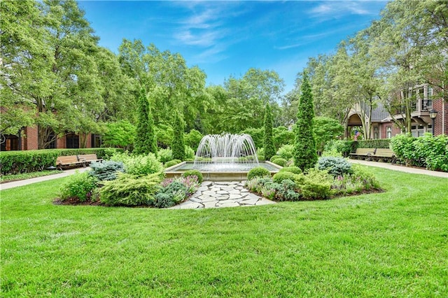 4900 Central St Unit 104, Kansas City, MO 64112 - view of grassy yard