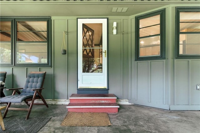 7100 Antioch Rd, Merriam, KS 66204 - entrance to property with board and batten siding