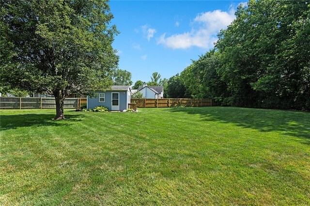 501 Chestnut Cir, Raymore, MO 64083 - photo 33