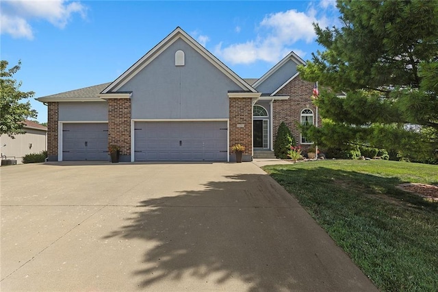 501 Chestnut Cir, Raymore, MO 64083 - photo 1