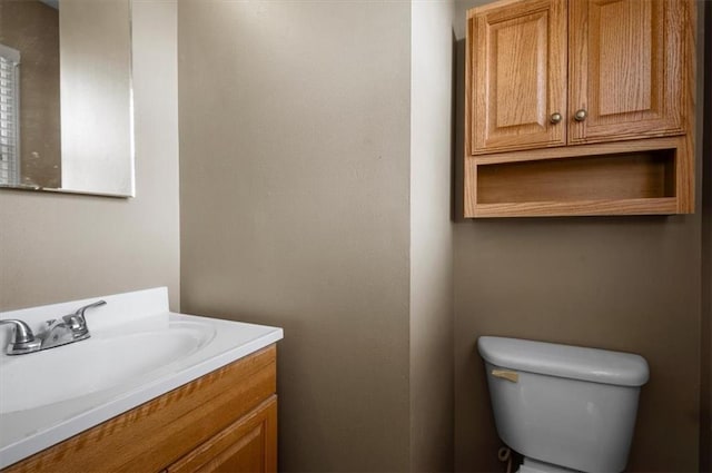 802 W 39th St N, Independence, MO 64050 - half bath featuring vanity and toilet