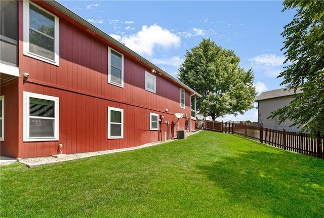 1310 Norfolk Dr, Harrisonville, MO 64701 - view of yard