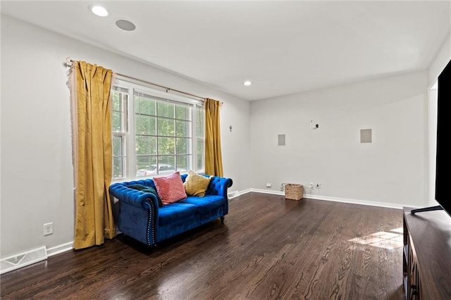 331 E 100th Ter, Kansas City, MO 64114 - sitting room with wood finished floors and recessed lighting