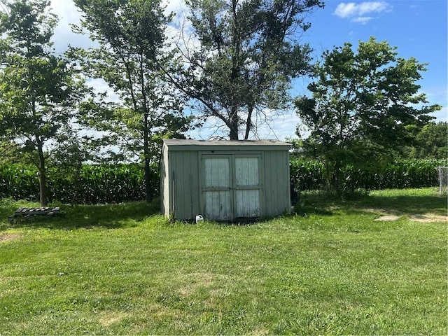 10 Platte St, Dearborn, MO 64439 - view of green lawn with a storage unit