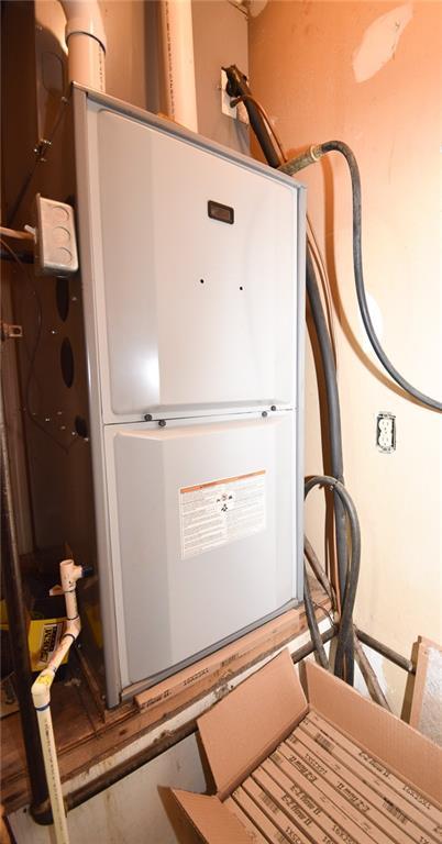 211 Southside Ct, Excelsior Springs, MO 64024 - utilities with heating unit