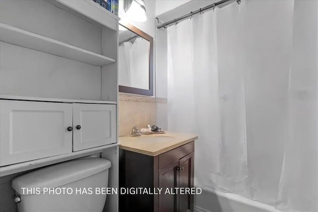 900 S Hunter Dr, Olathe, KS 66061 - full bath featuring vanity and shower / bath combination with curtain