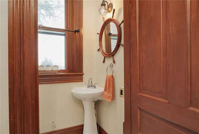 1328 Francis St, Saint Joseph, MO 64501 - photo 33