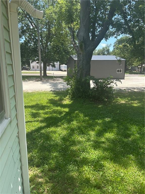 209 S Prairie, Yates Center, KS 66783 - view of grassy yard