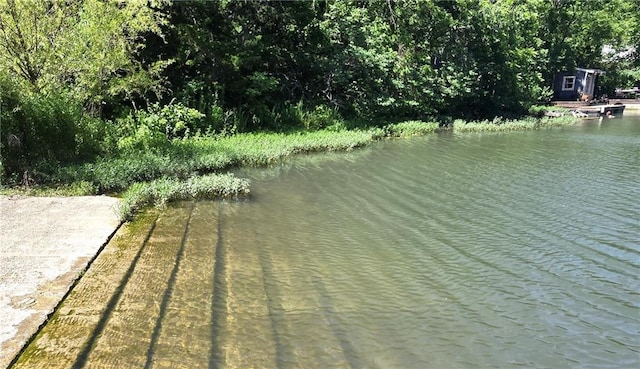 405 W Sugar Lake Dr, Mound City, KS 66056