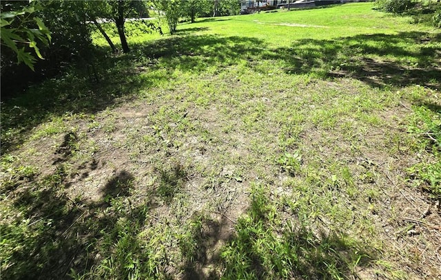 405 W Sugar Lake Dr, Mound City, KS 66056
