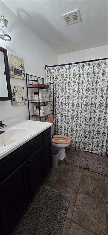 25372 Metro Ave, Tonganoxie, KS 66086 - full bath with vanity and a shower with curtain