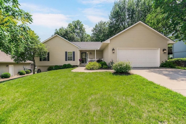 1702 Aspen Ln, Excelsior Springs, MO 64024 - ranch-style home with driveway, an attached garage, and a front yard
