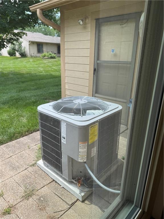 1323 W Johns Blvd, Raymore, MO 64083 - photo 22