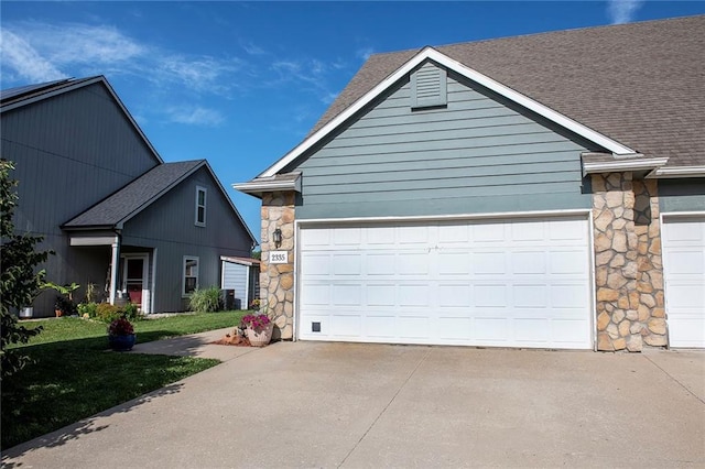 2335 Surrey Dr, Lawrence, KS 66046 - photo 2