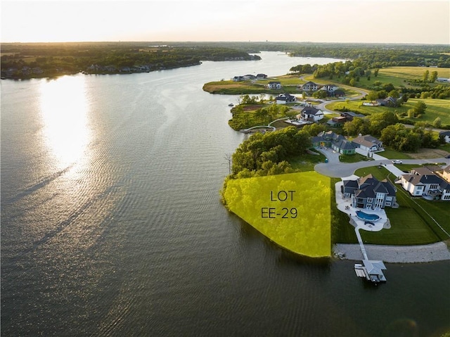 12 Omaha Cir, Lake Winnebago, MO 64034