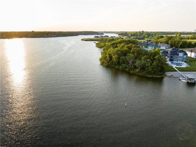 12 Omaha Cir, Lake Winnebago, MO 64034