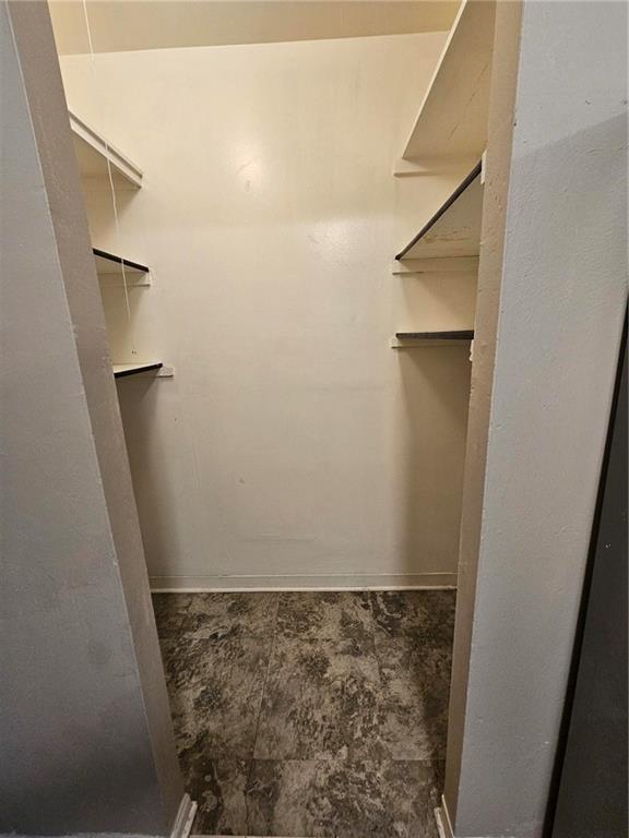 1615 N High St, Independence, MO 64050 - view of spacious closet