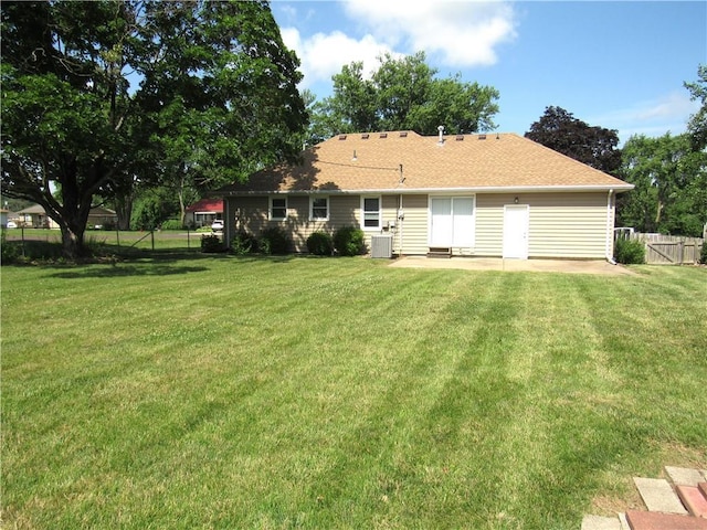 502 N Jefferson St, Spring Hill, KS 66083 - rear view of property with a patio