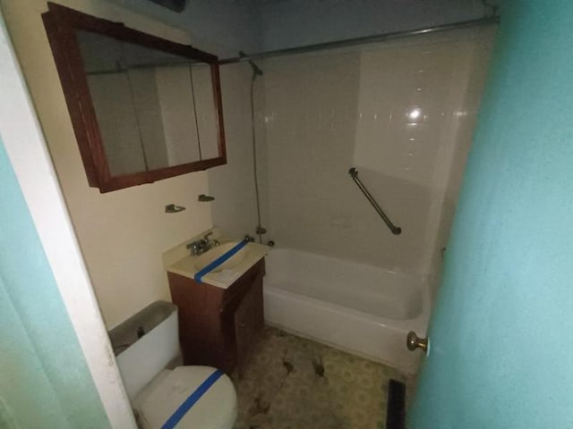 5001 E 41st St, Kansas City, MO 64130 - full bath featuring vanity and tub / shower combination