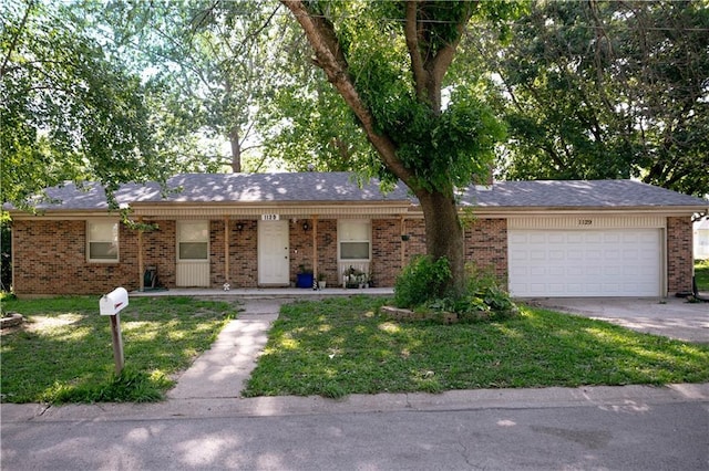 1129 Fairlawn Ave, Marshall, MO 65340 - photo 1