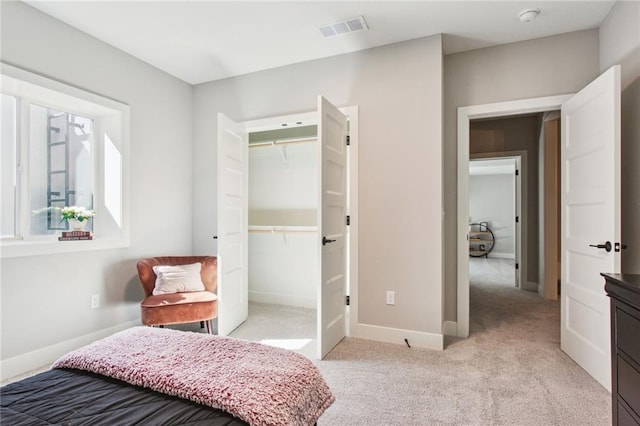 17162 S Heatherwood St, Olathe, KS 66062 - bedroom featuring light carpet and a closet