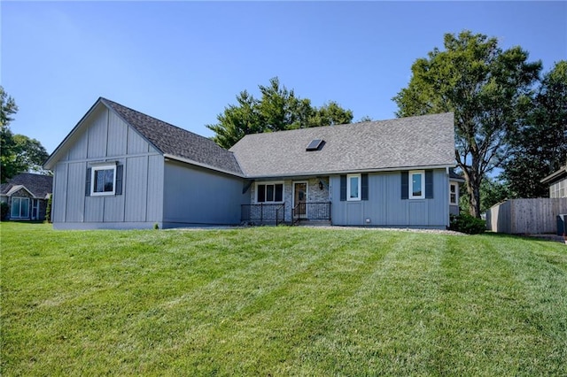 411 SW Windmill Ln, Lees Summit, MO 64082 - view of front facade featuring a shingled roof