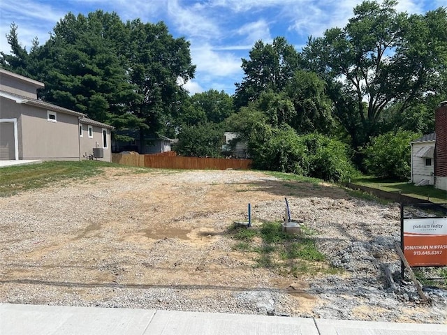 2324 NE 72nd St, Gladstone, MO 64118 - photo 1