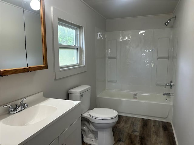 2587 Crk 2200, Caney, KS 67333 - full bath featuring wood finished floors, vanity, shower / bath combination, and crown molding