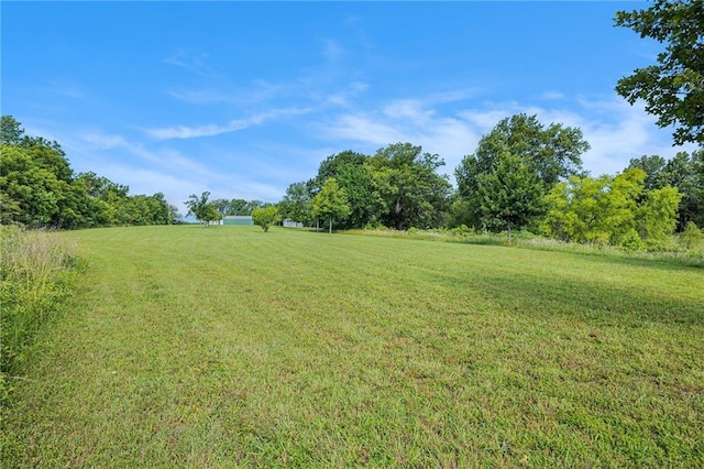 1433 Haskell Rd, Williamsburg, KS 66095 - view of grassy yard