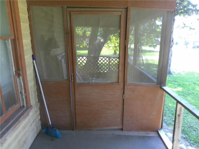 1022 Sycamore St, Humboldt, KS 66748 - view of balcony