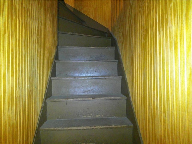 1022 Sycamore St, Humboldt, KS 66748 - view of stairs