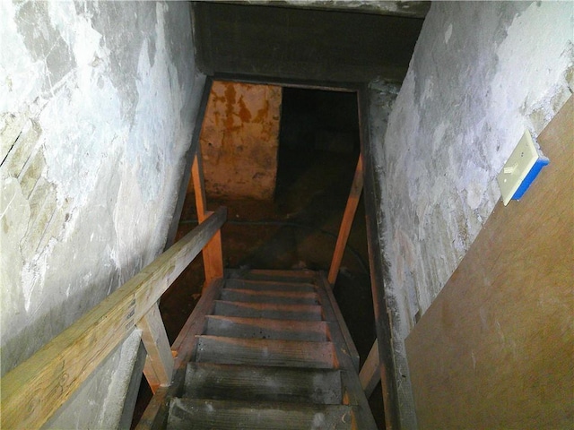1022 Sycamore St, Humboldt, KS 66748 - view of stairs