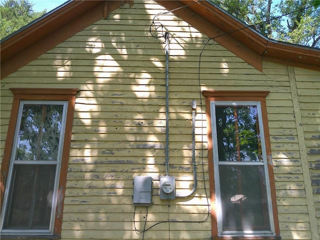 1022 Sycamore St, Humboldt, KS 66748 - view of side of home