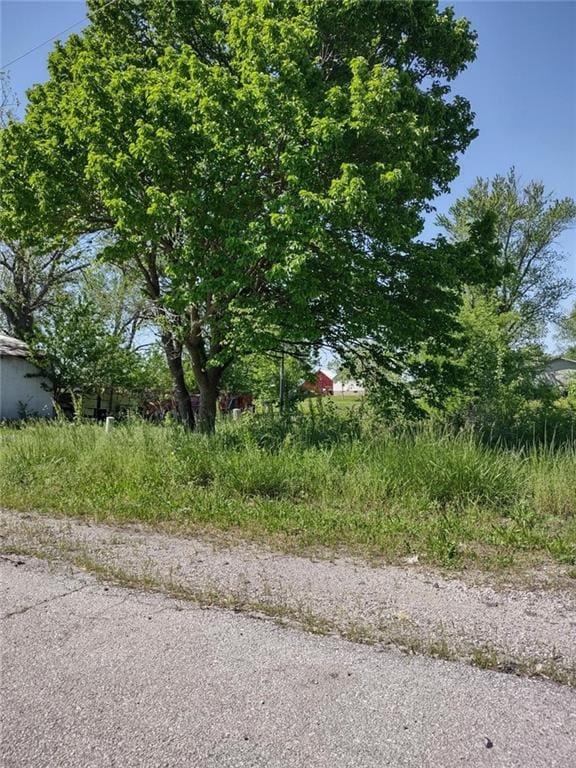 201 Bickle St, Levasy, MO 64066