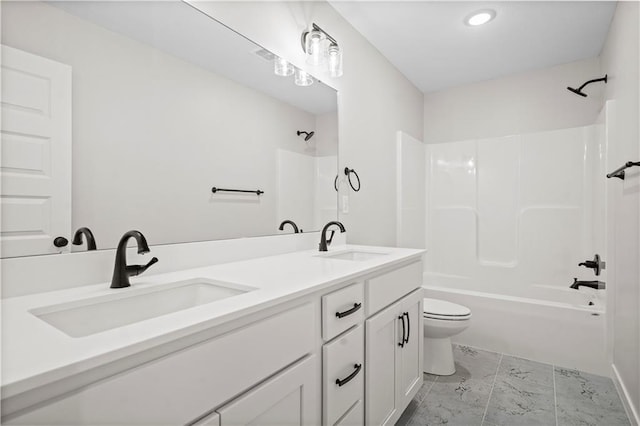 16716 S Twilight Ln, Olathe, KS 66062 - full bath featuring double vanity and washtub / shower combination
