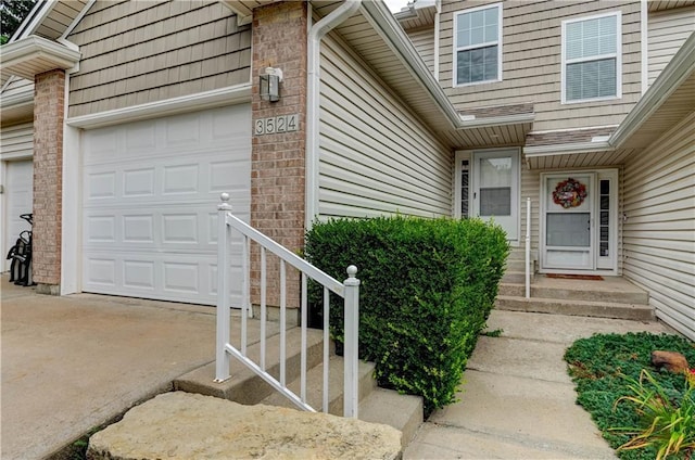 3524 NE Austin Dr, Lees Summit, MO 64064 - entrance to property featuring a garage