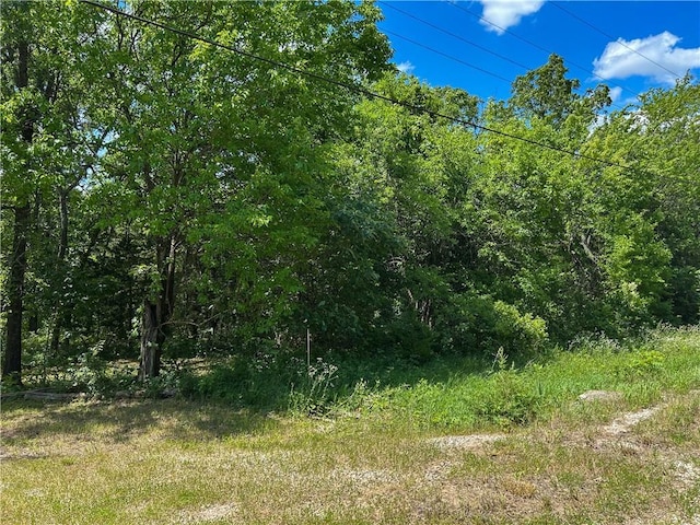 33 W Sugar Lake Cv, Mound City, KS 66056