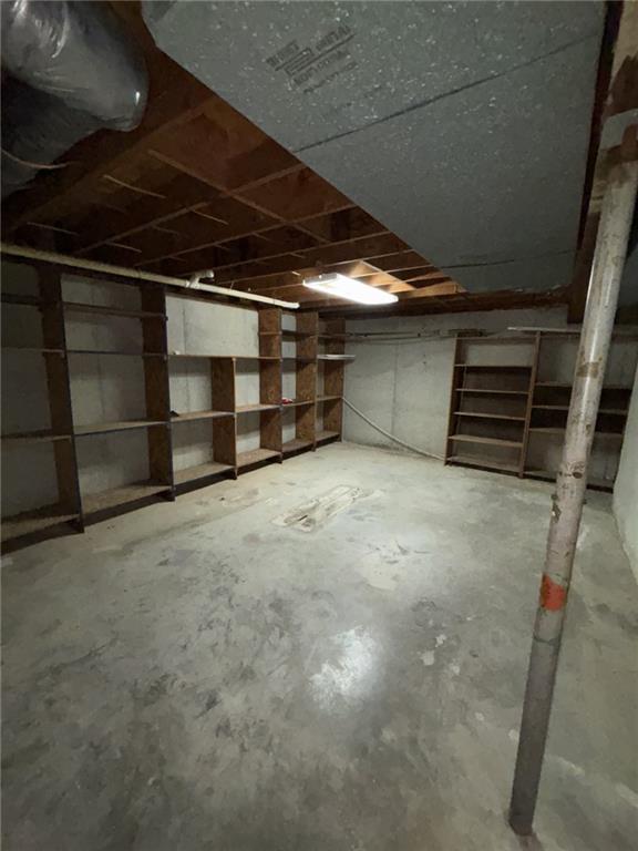 920 S Denman Ave, Chanute, KS 66720 - photo 54